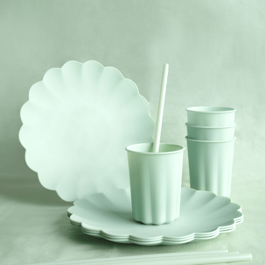 Light Green Frill Plastic Party Cups x 4 - Eco Friendly Party party cups Light Green Frill Plastic Party Cups x 4