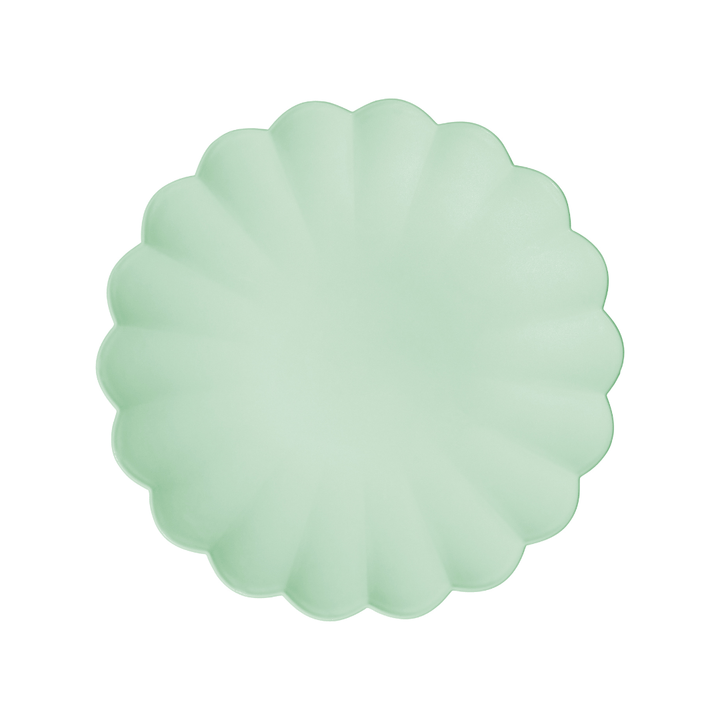 Light Green Frill Plastic Party Plates x 4 - Eco Friendly Party party plates Light Green Frill Plastic Party Plates x 4