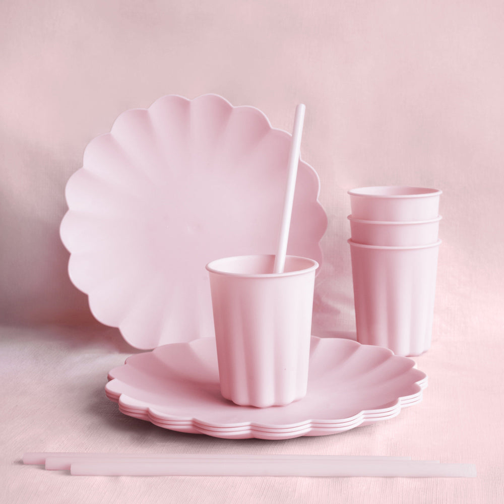 Light Pink Frill Plastic Party Plates x 4 - Eco Friendly Party party plates Light Pink Frill Plastic Party Plates x 4