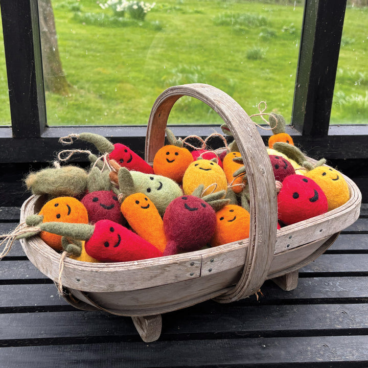 East of India Needle Felted Vegetable Hanging Decoration - Beetroot