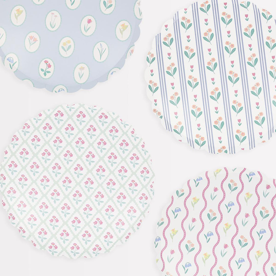 Bloomsbury Floral Dinner Party Plates x 8 | Meri Meri party plates Bloomsbury Floral Dinner Party Plates x 8