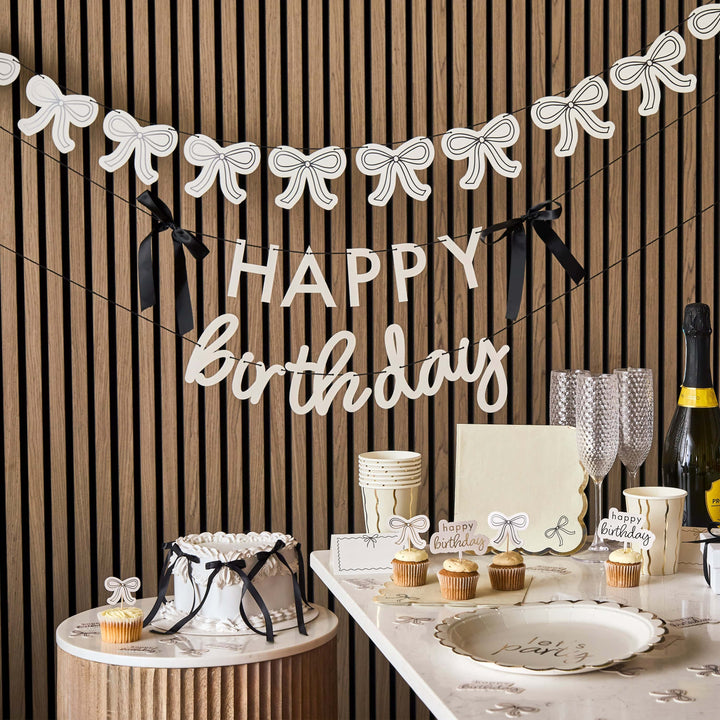 Champagne &amp; Gold Wavy Party Cups x 8 Disposable Cups Champagne &amp; Gold Wavy Party Cups x 8