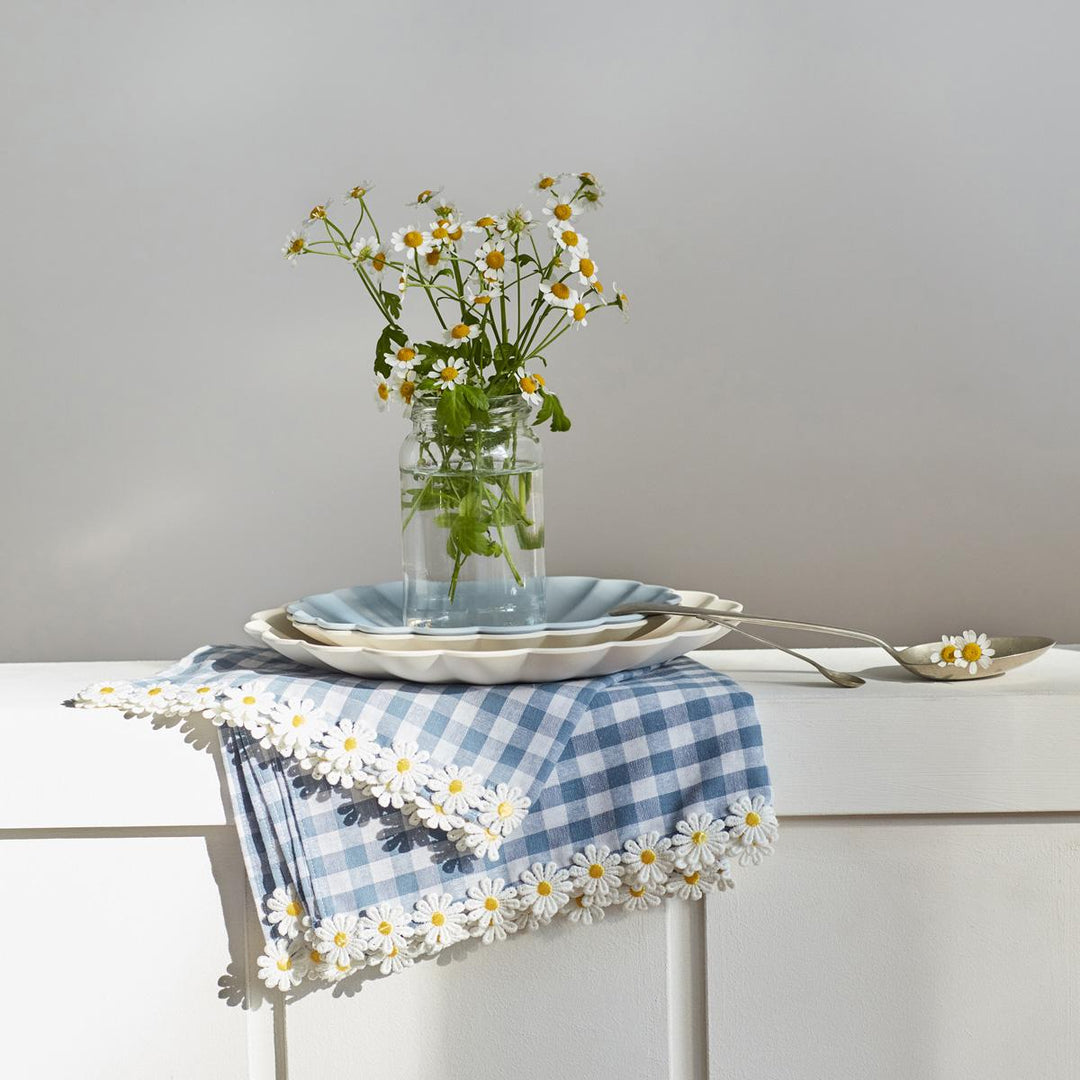 Daisy Edge Gingham Fabric Party Napkins x 4 party napkins Daisy Edge Gingham Fabric Party Napkins x 4