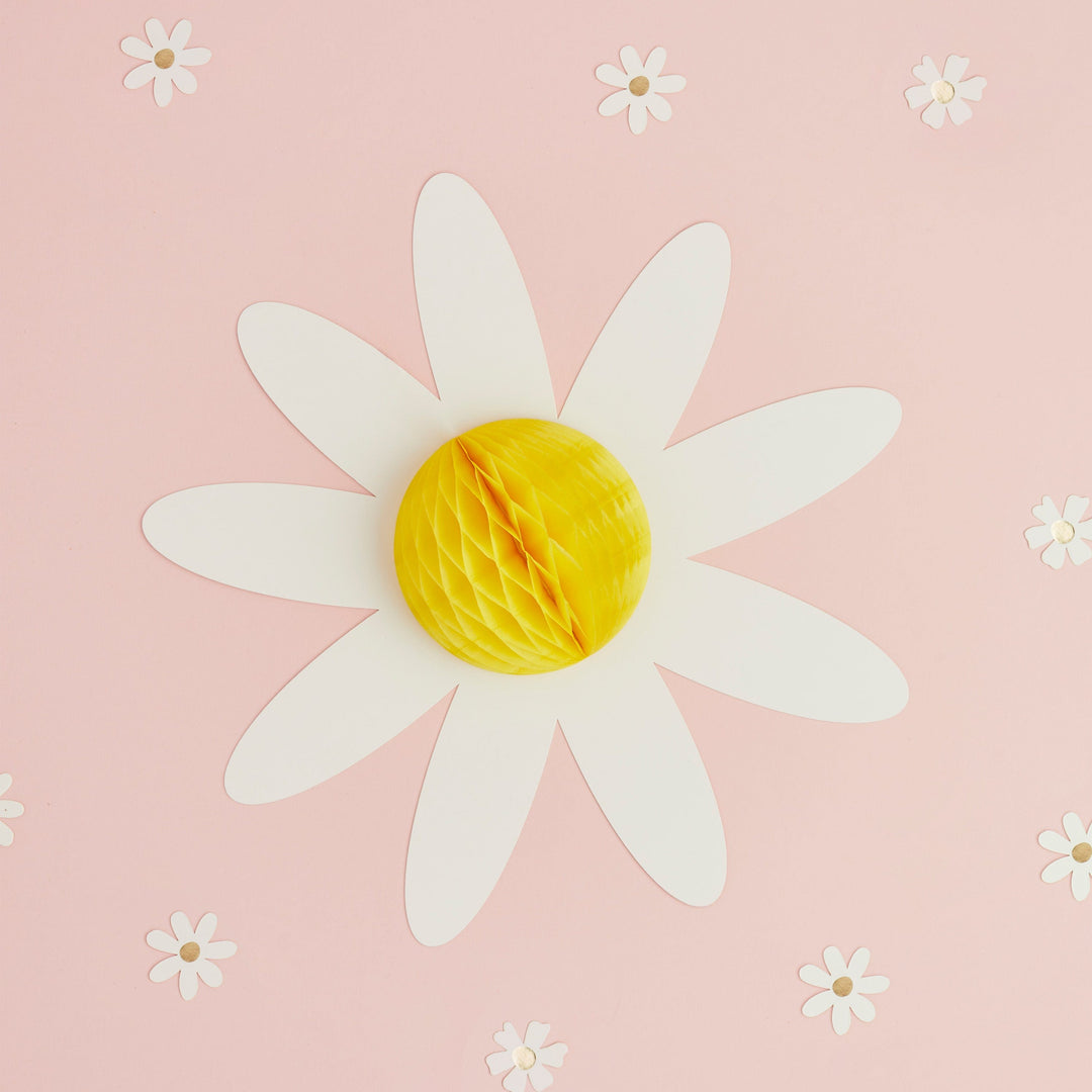 Daisy Hanging Honeycomb Decorations x 3 - Daisy Party Decorations Hanging Decoration Daisy Hanging Honeycomb Decorations x 3