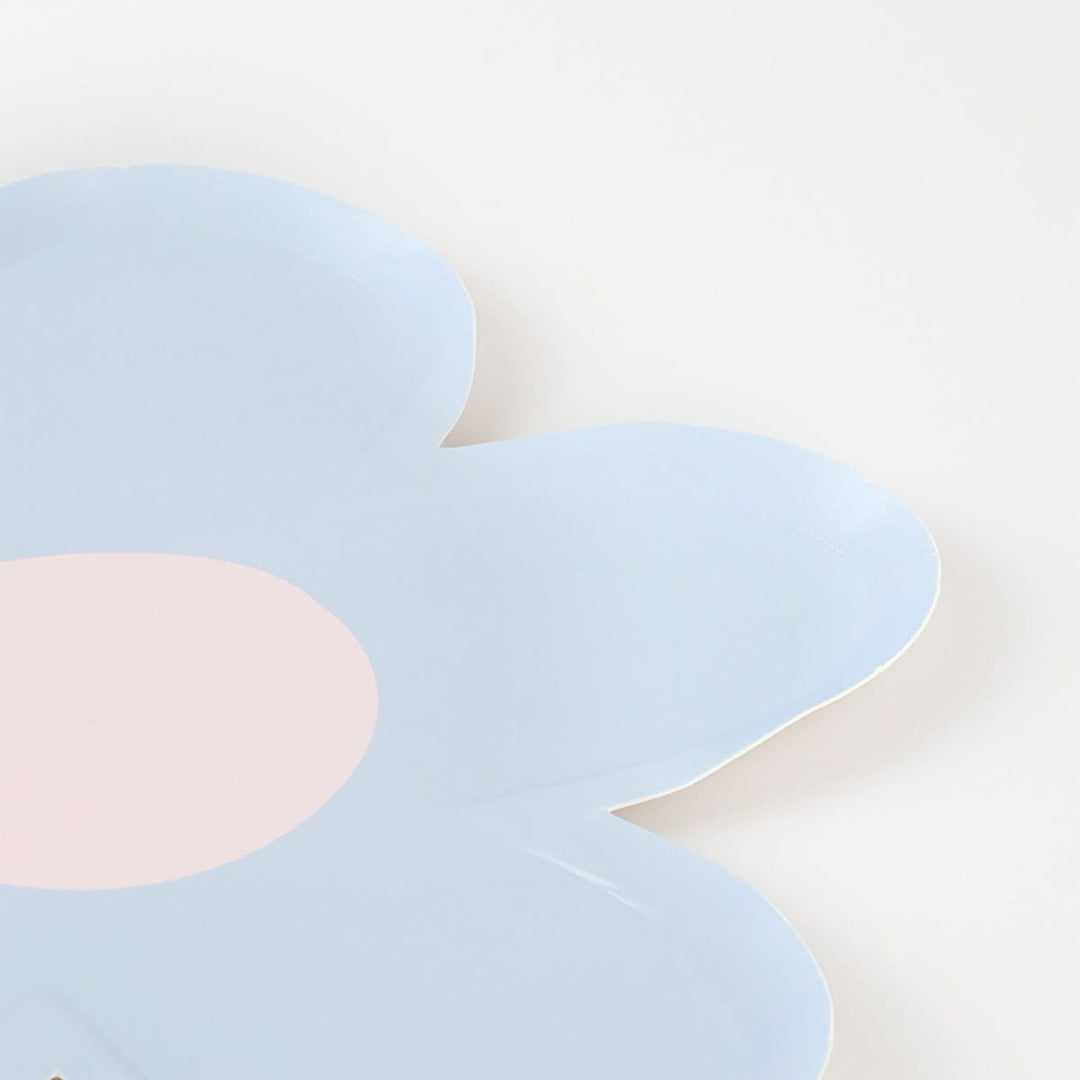 Daisy Shaped Party Plates x 8 | Meri Meri party plates Daisy Shaped Party Plates x 8