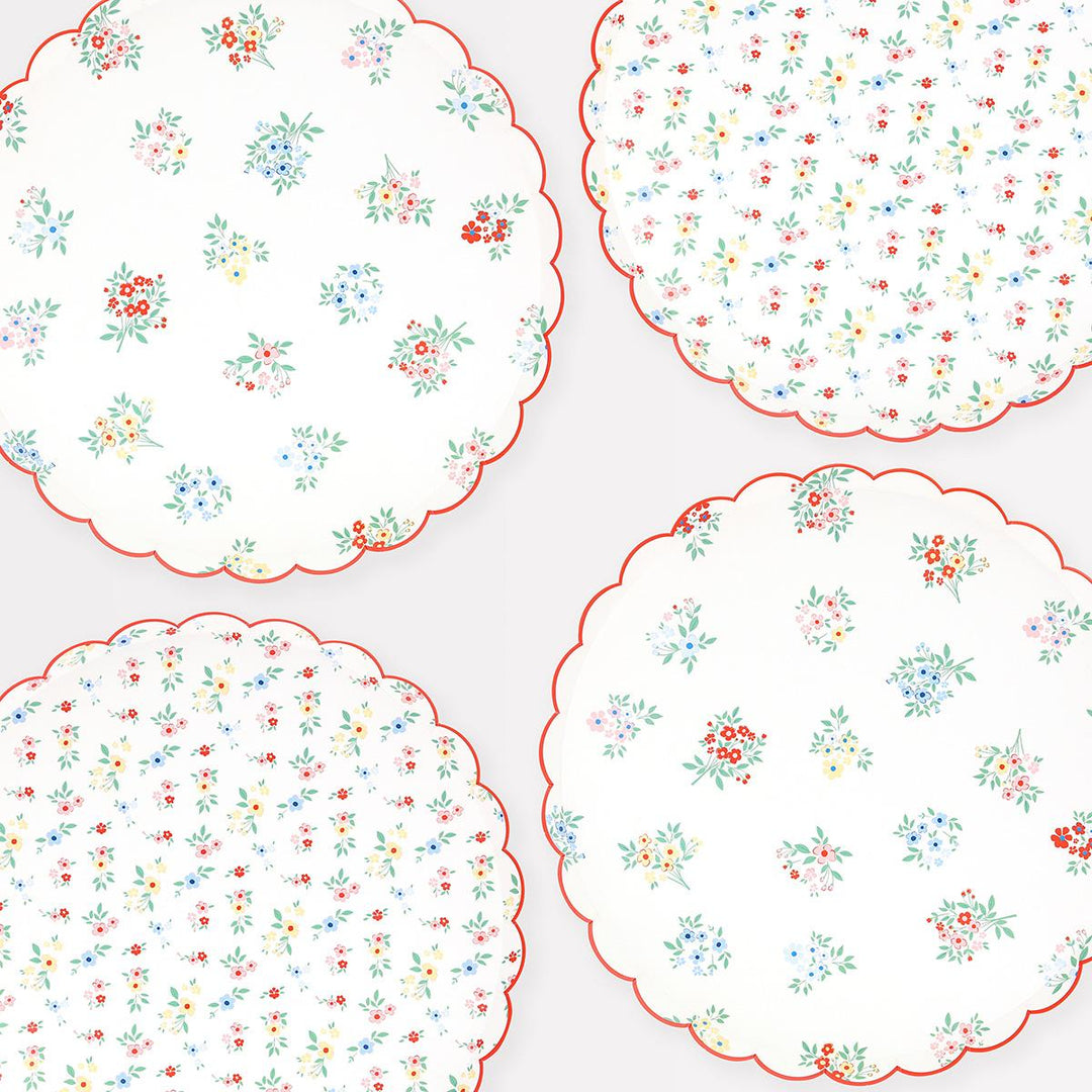 Ditsy Posy Scalloped Dinner Party Plates x 8 | Meri Meri party plates Ditsy Posy Scalloped Dinner Party Plates x 8