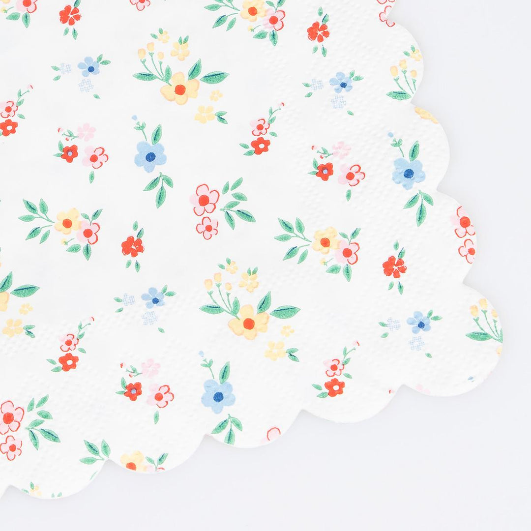 Ditsy Posy Scalloped Large Party Napkins x 16 | Meri Meri party napkins Ditsy Posy Scalloped Large Party Napkins x 16