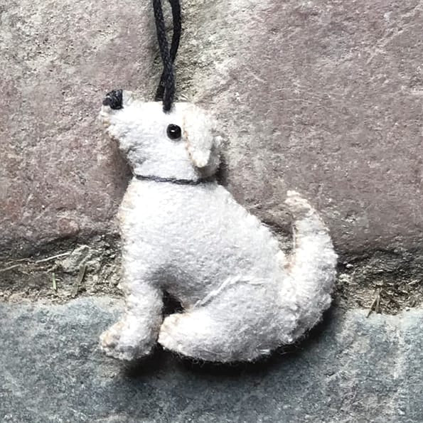 East of India Beige Felt Labrador Hanging Decoration Hanging Decoration East of India Felt Labrador Hanging Decoration - Beige