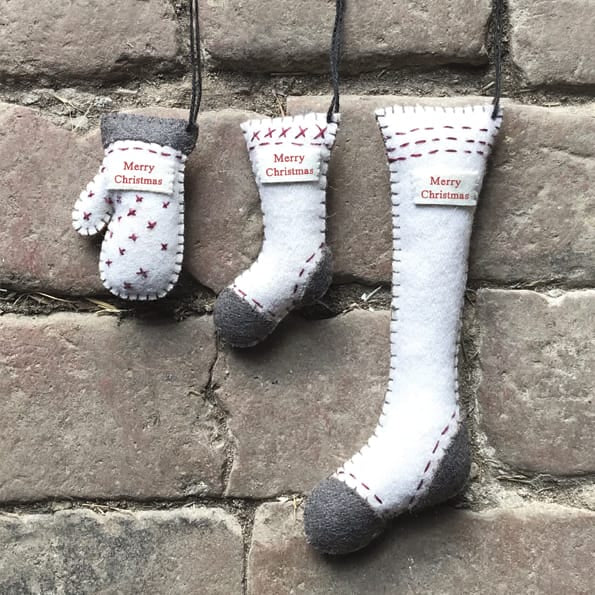 East of India Felt Mitten Hanging Decoration Hanging Decoration East of India Felt Mitten Hanging Decoration