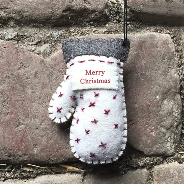 East of India Felt Mitten Hanging Decoration Hanging Decoration East of India Felt Mitten Hanging Decoration