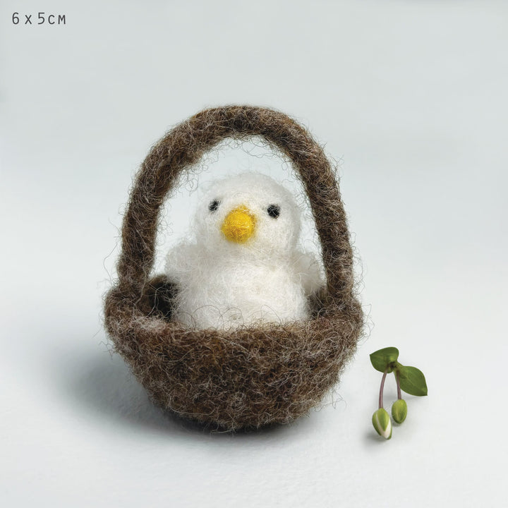 East of India Felted Fluffy Chick in Nest Easter Decoration Easter Decoration East of India Felted Fluffy Chick Easter Decoration - In Nest