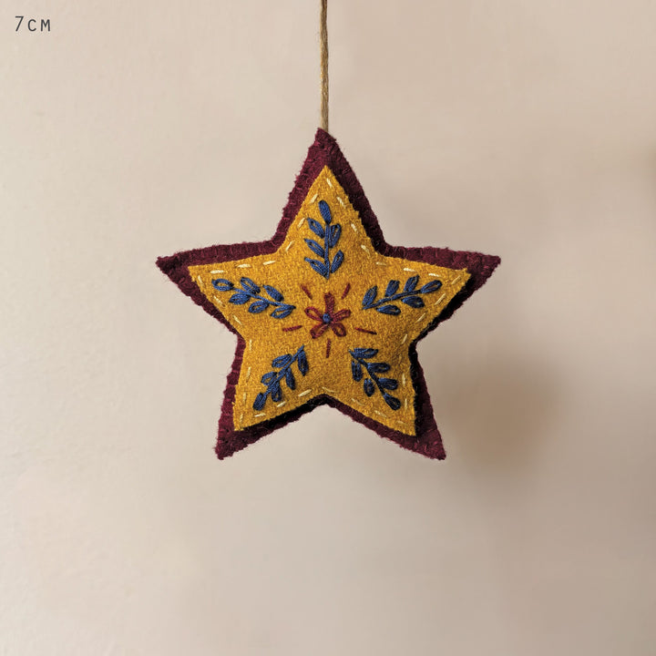 East of India Folk Art Red Star Christmas Tree Decoration Christmas Decoration East of India Folk Art Christmas Tree Decoration - Red Star