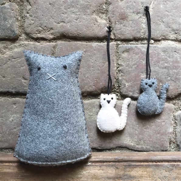East of India Grey Felt Cat Hanging Decoration Hanging Decoration East of India Felt Cat Hanging Decoration - Grey