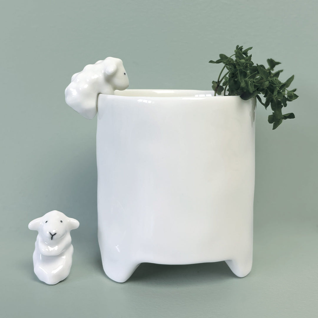East of India Mini Porcelain Bowl Charm, Sheep ornament East of India Mini Porcelain Bowl Charm - Sheep