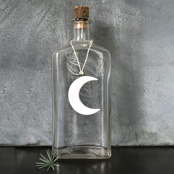 East of India Porcelain Moon Hanging Decoration Hanging Decoration East of India Porcelain Moon Hanging Decoration