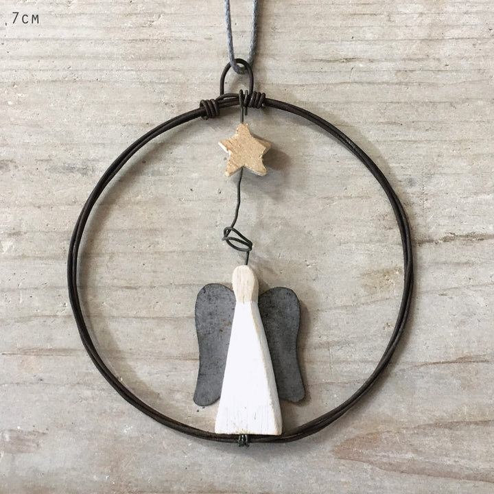 East of India Small Rusty Wire Wreath | Angel Wreath East of India Small Rusty Wire Wreath Christmas Decoration - Angel