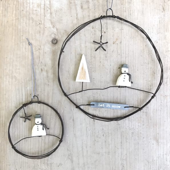 East of India Small Rusty Wire Wreath | Snowman Wreath East of India Small Rusty Wire Wreath Christmas Decoration - Snowman