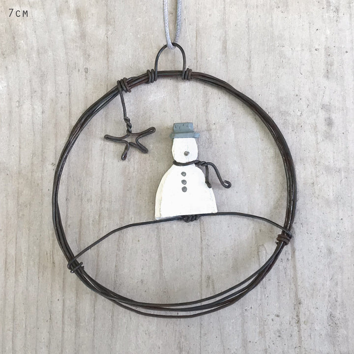 East of India Small Rusty Wire Wreath | Snowman Wreath East of India Small Rusty Wire Wreath Christmas Decoration - Snowman