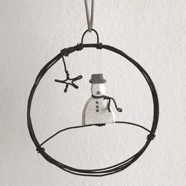 East of India Small Rusty Wire Wreath | Snowman Wreath East of India Small Rusty Wire Wreath Christmas Decoration - Snowman