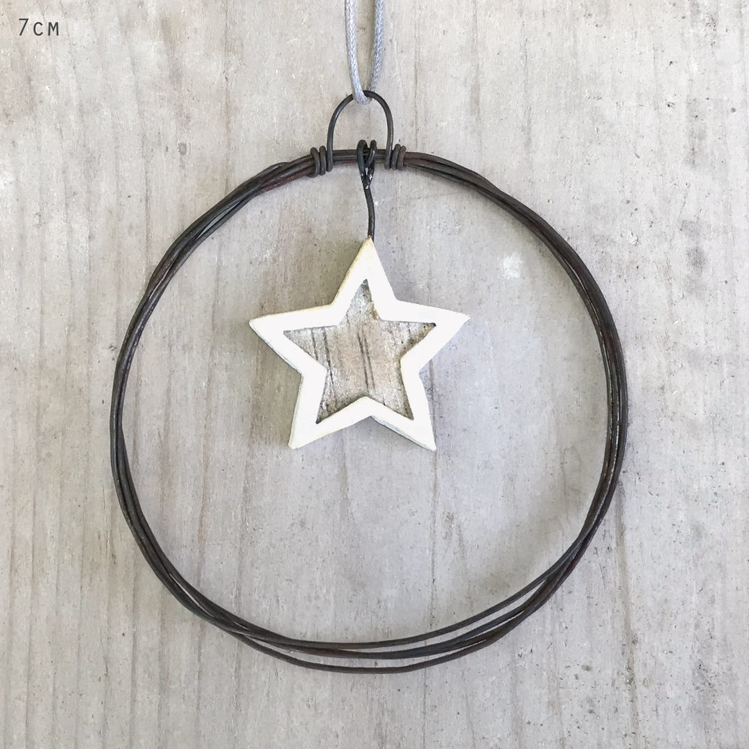 East of India Small Rusty Wire Wreath | Star Wreath East of India Small Rusty Wire Wreath Christmas Decoration - Star
