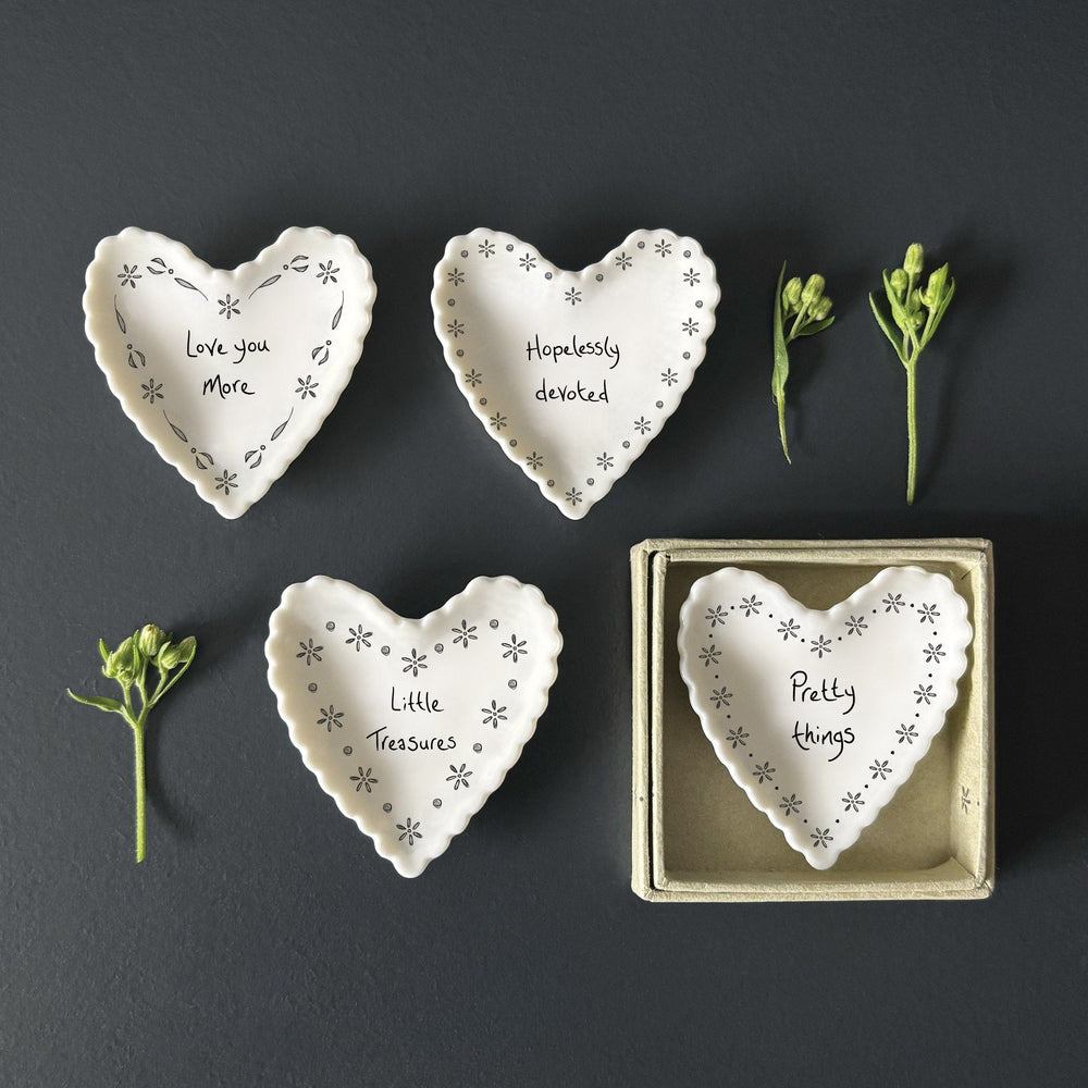 East of India Small Scallop Heart Dish – Hopelessly devoted ring dish East of India Small Scallop Heart Dish – Hopelessly devoted