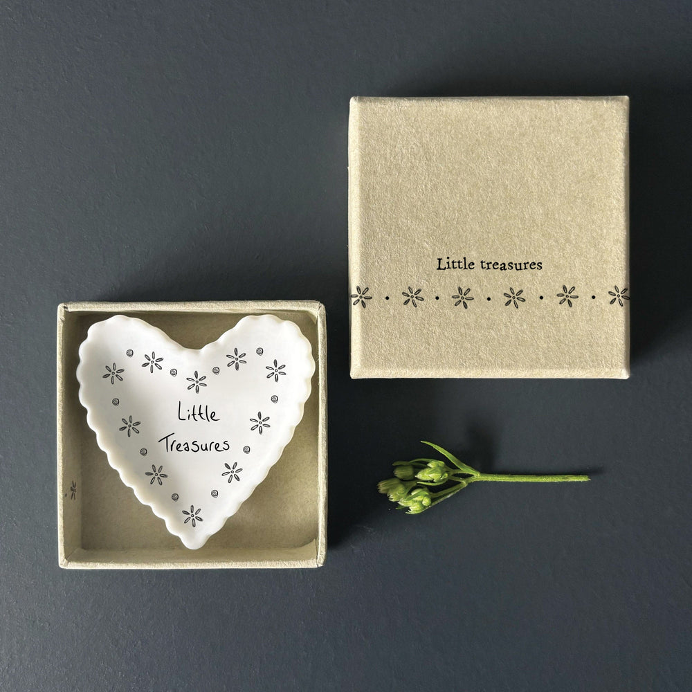 East of India Small Scallop Heart Dish – Little treasures ring dish East of India Small Scallop Heart Dish – Little treasures