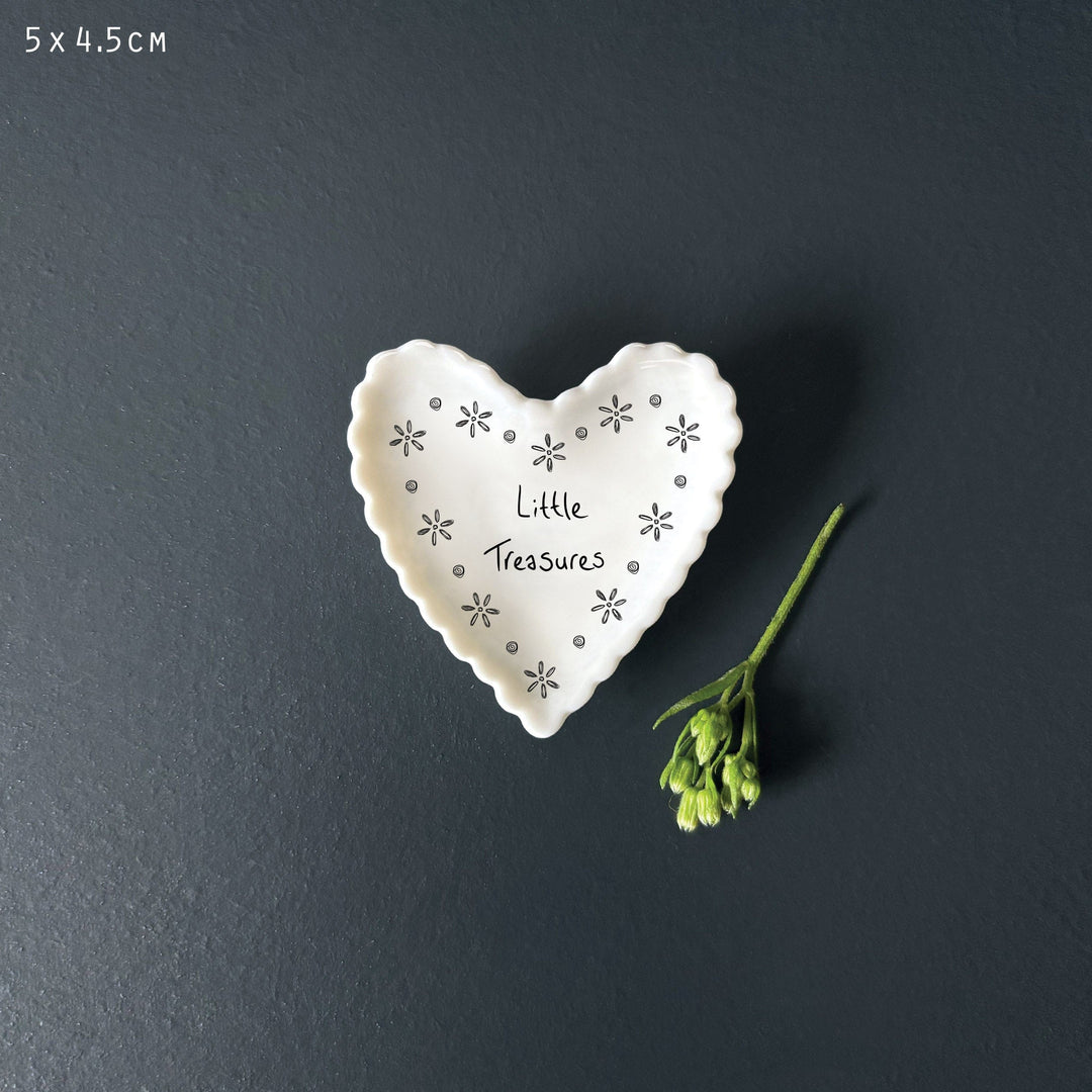 East of India Small Scallop Heart Dish – Little treasures ring dish East of India Small Scallop Heart Dish – Little treasures