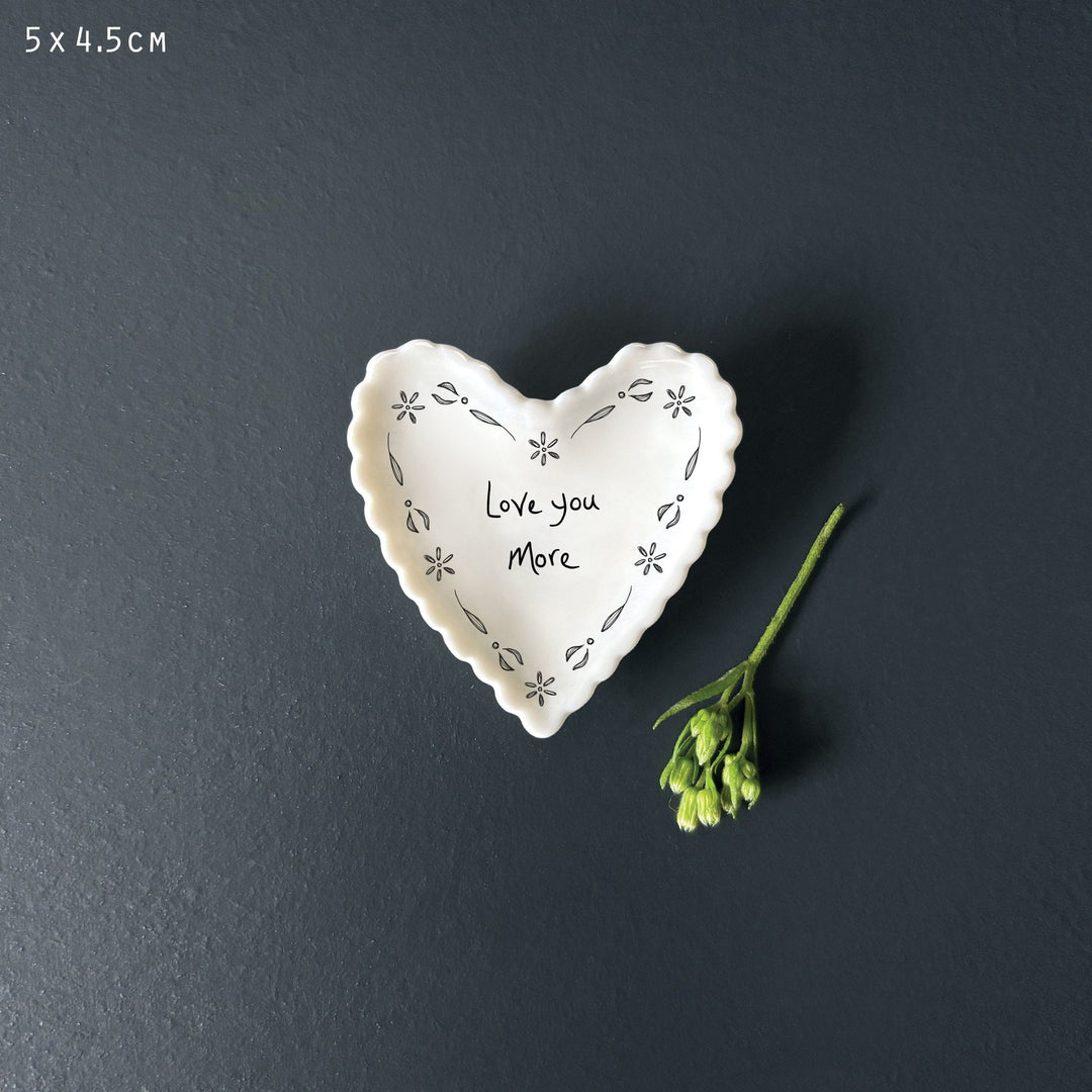 East of India Small Scallop Heart Dish – Love you more ring dish East of India Small Scallop Heart Dish – Love you more