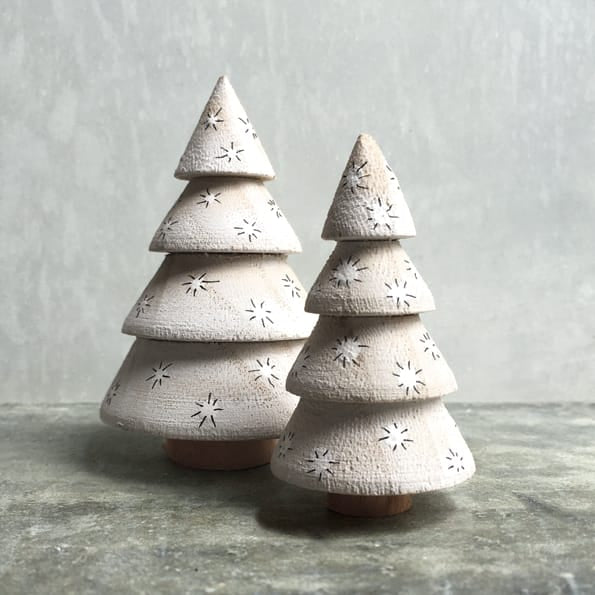 East of India Small Standing Wooden Dotty Christmas Tree Christmas Decoration East of India Standing Wooden Dotty Christmas Tree - Small