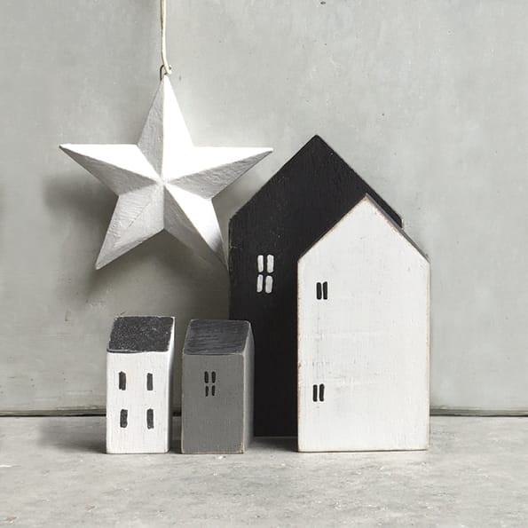 East of India Small White Wooden Star Decoration Christmas Decoration East of India Small Wooden Star Decoration - White