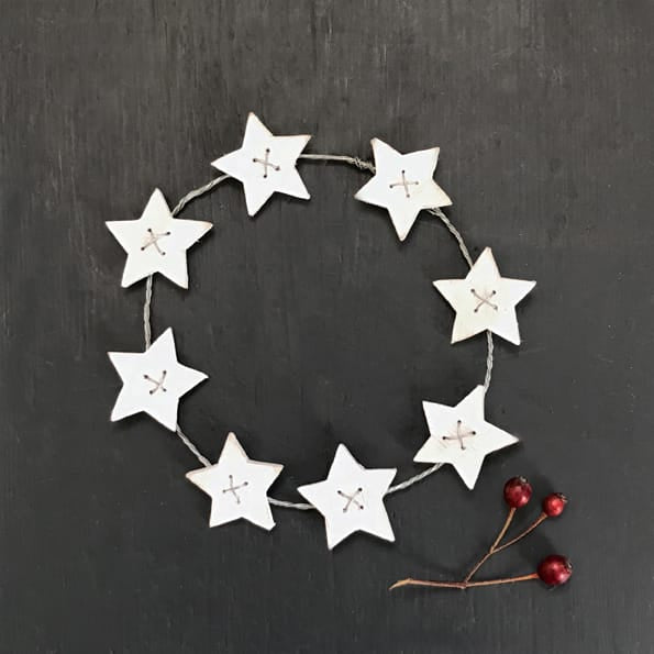 East of India Small White Wooden Star Wreath Wreath East of India White Wooden Star Wreath - Small