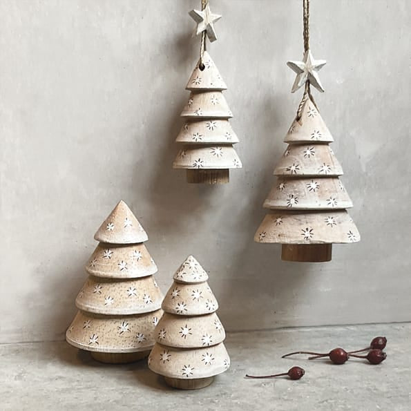 East of India Small Wooden Christmas Tree Decoration with Dots Hanging Decoration East of India Wooden Christmas Tree Decoration with Dots - Small