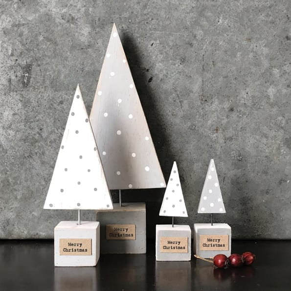 East of India Small Wooden Scene Piece, White Christmas Tree Christmas Decoration East of India Small Wooden Scene Christmas Decoration - White Christmas Tree