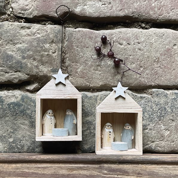 East of India Tiny Wooden Nativity Set in Stable Christmas Decoration East of India Tiny Wooden Nativity Set in Stable