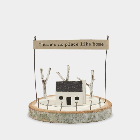 East of India Winter Wonderland Scene, No Place Like Home Christmas Decoration East of India Winter Wonderland Wooden Scene - No Place Like Home