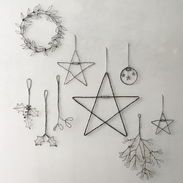 East of India Wire Mistletoe Bunch Hanging Decoration Hanging Decoration East of India Wire Mistletoe Bunch Hanging Decoration