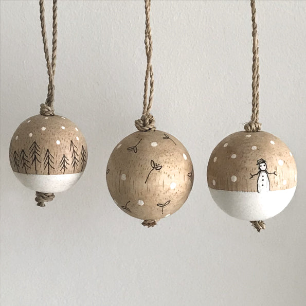 East of India Wooden Bauble, Mistletoe Sprigs Bauble East of India Wooden Bauble Christmas Tree Decoration - Mistletoe Sprigs