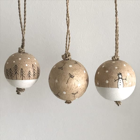East of India Wooden Bauble, Mistletoe Sprigs Bauble East of India Wooden Bauble Christmas Tree Decoration - Mistletoe Sprigs