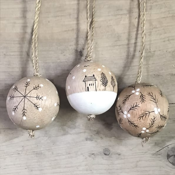 East of India Wooden Bauble, Snowflakes Bauble East of India Wooden Bauble Christmas Tree Decoration - Snowflakes