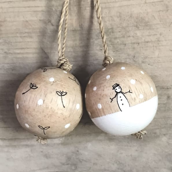 East of India Wooden Bauble, Snowman Bauble East of India Wooden Bauble Christmas Tree Decoration - Snowman