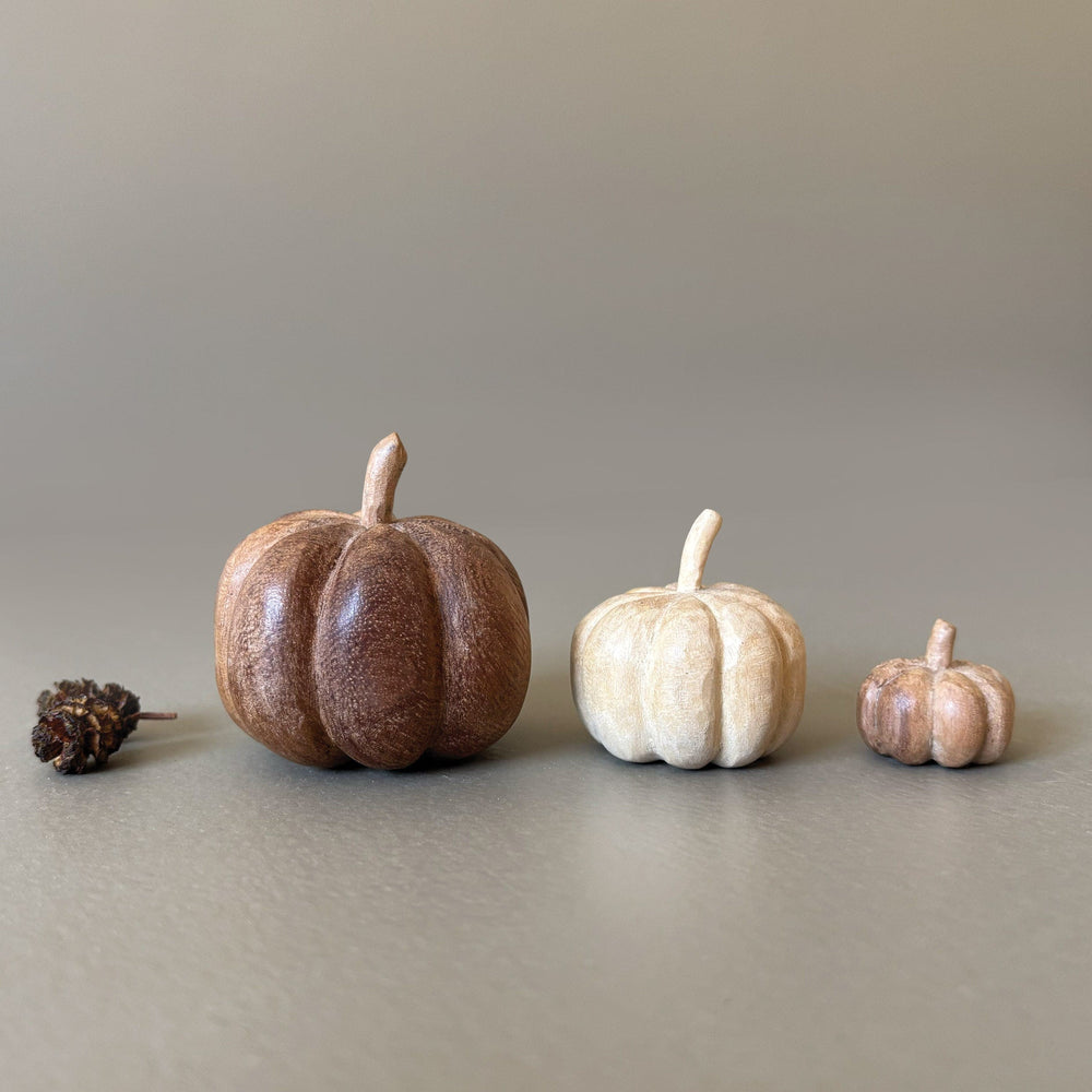East of India Wooden Pumpkin - Large ornament East of India Wooden Pumpkin - Large