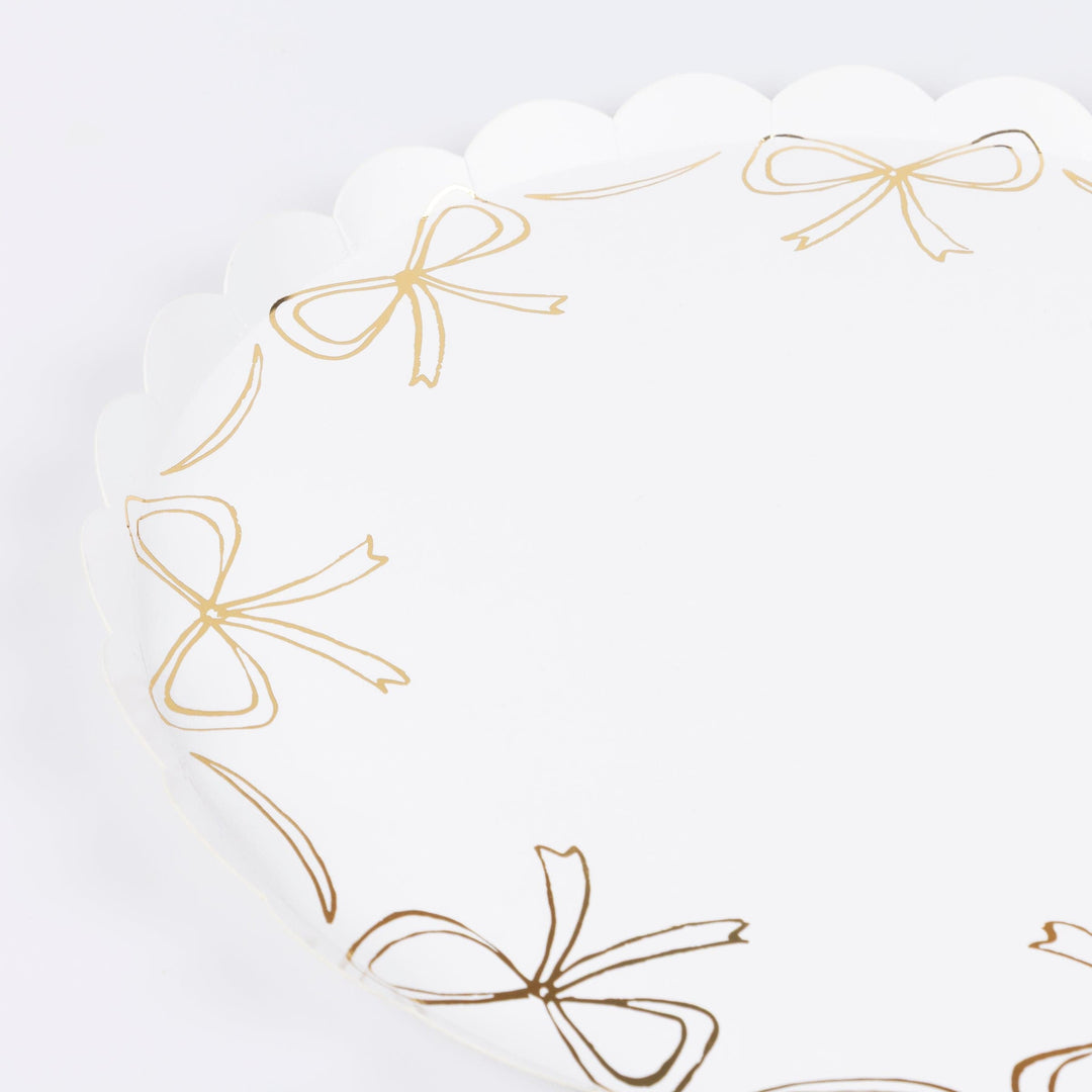Gold Bow Large Party Plates x 8 | Meri Meri Christmas Bows party plates Gold Bow Large Party Plates x 8