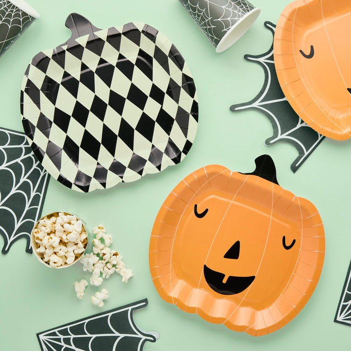 Halloween Pumpkin Shaped Party Plates x 8 Disposable Plates Halloween Pumpkin Shaped Party Plates x 8