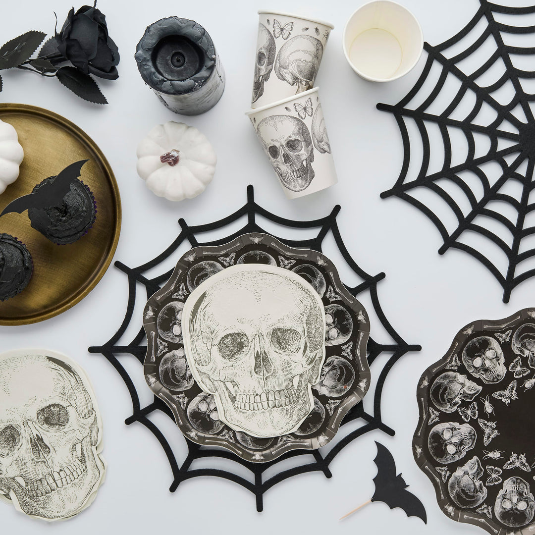 Halloween Skull Party Plates x 8 | Halloween Party Supplies UK Disposable Plates Halloween Skull Party Plates x 8