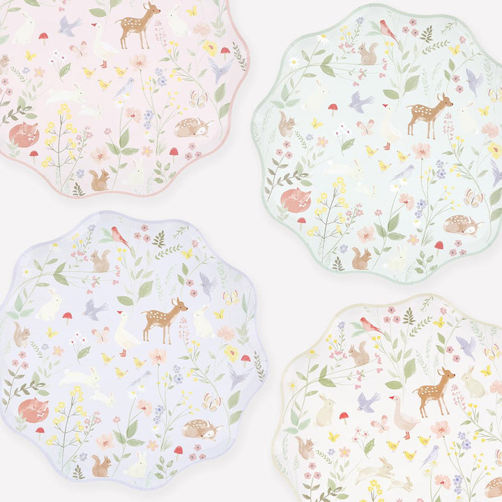 Little Animals Dinner Plates x 8 | Party Tableware UK Tableware Little Animals Dinner Plates x 8