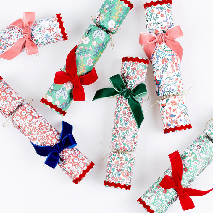 Meri Meri x Liberty Velvet Bow Christmas Crackers x 6 Crackers Meri Meri x Liberty Velvet Bow Christmas Crackers x 6