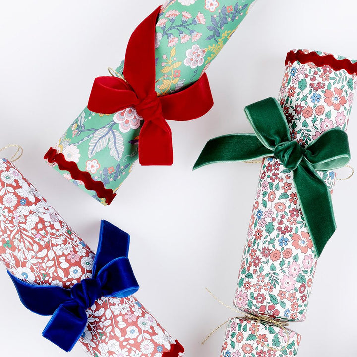 Meri Meri x Liberty Velvet Bow Christmas Crackers x 6 Crackers Meri Meri x Liberty Velvet Bow Christmas Crackers x 6