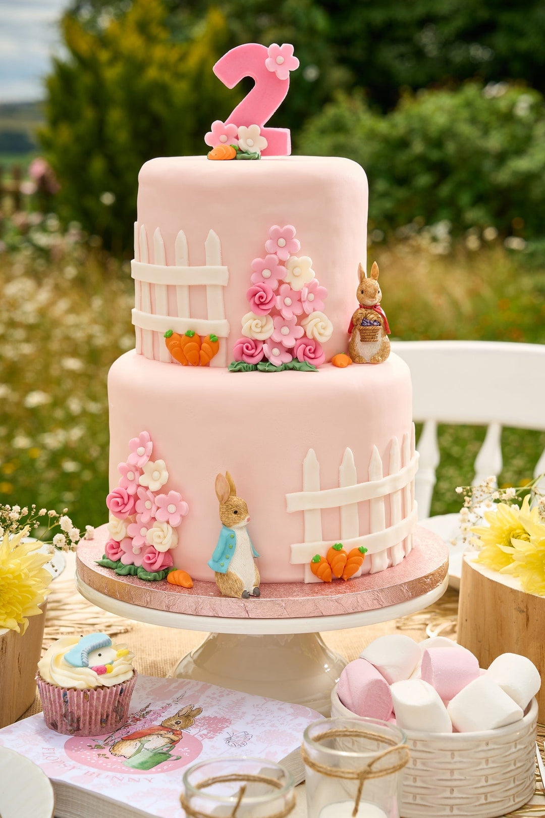 Cake Topper Peter Rabbit™ Resin Cake Topper