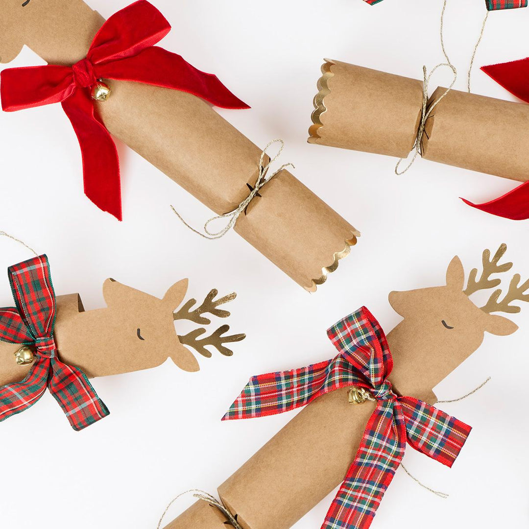 Plaid &amp; Velvet Bow Reindeer Christmas Crackers x 6 | Meri Meri christmas crackers Plaid &amp; Velvet Bow Reindeer Christmas Crackers x 6