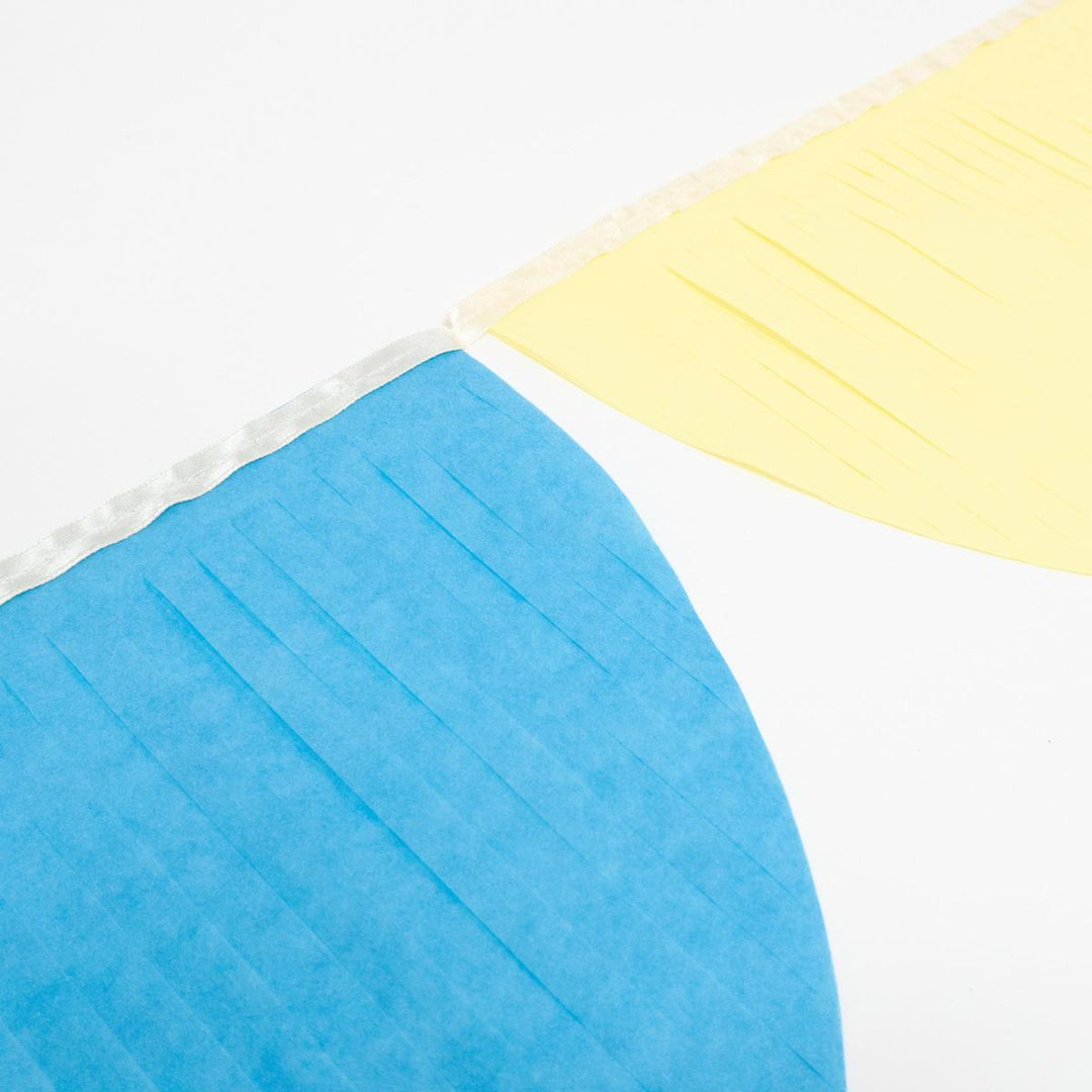 Rainbow Tissue Paper Scallop Party Garland Set | Meri Meri Bunting Rainbow Tissue Paper Scallop Party Garland Set
